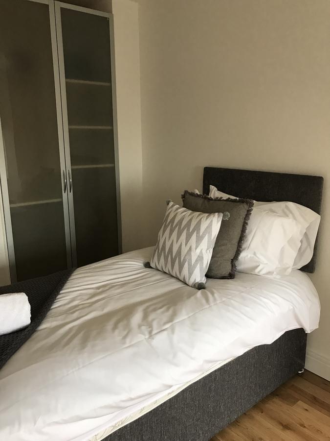 1 Farnsby Street Apartment 19 Swindon Extérieur photo