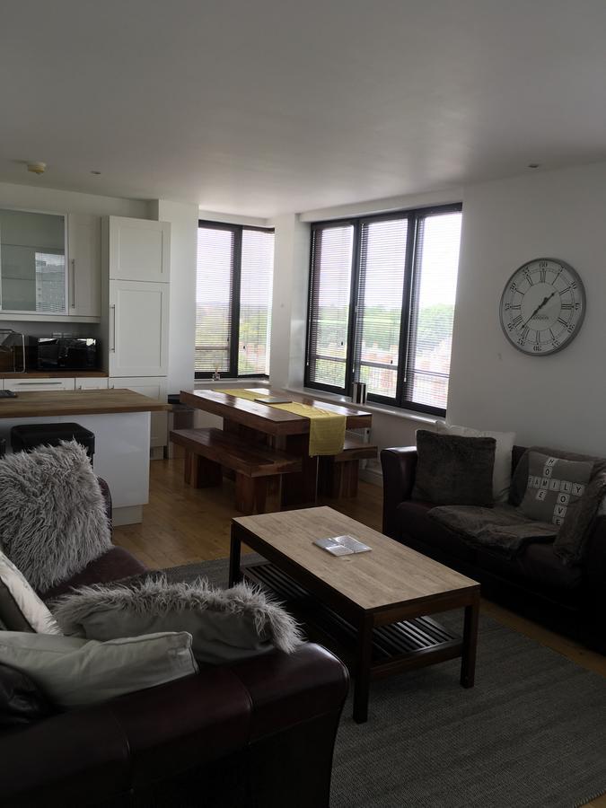 1 Farnsby Street Apartment 19 Swindon Extérieur photo